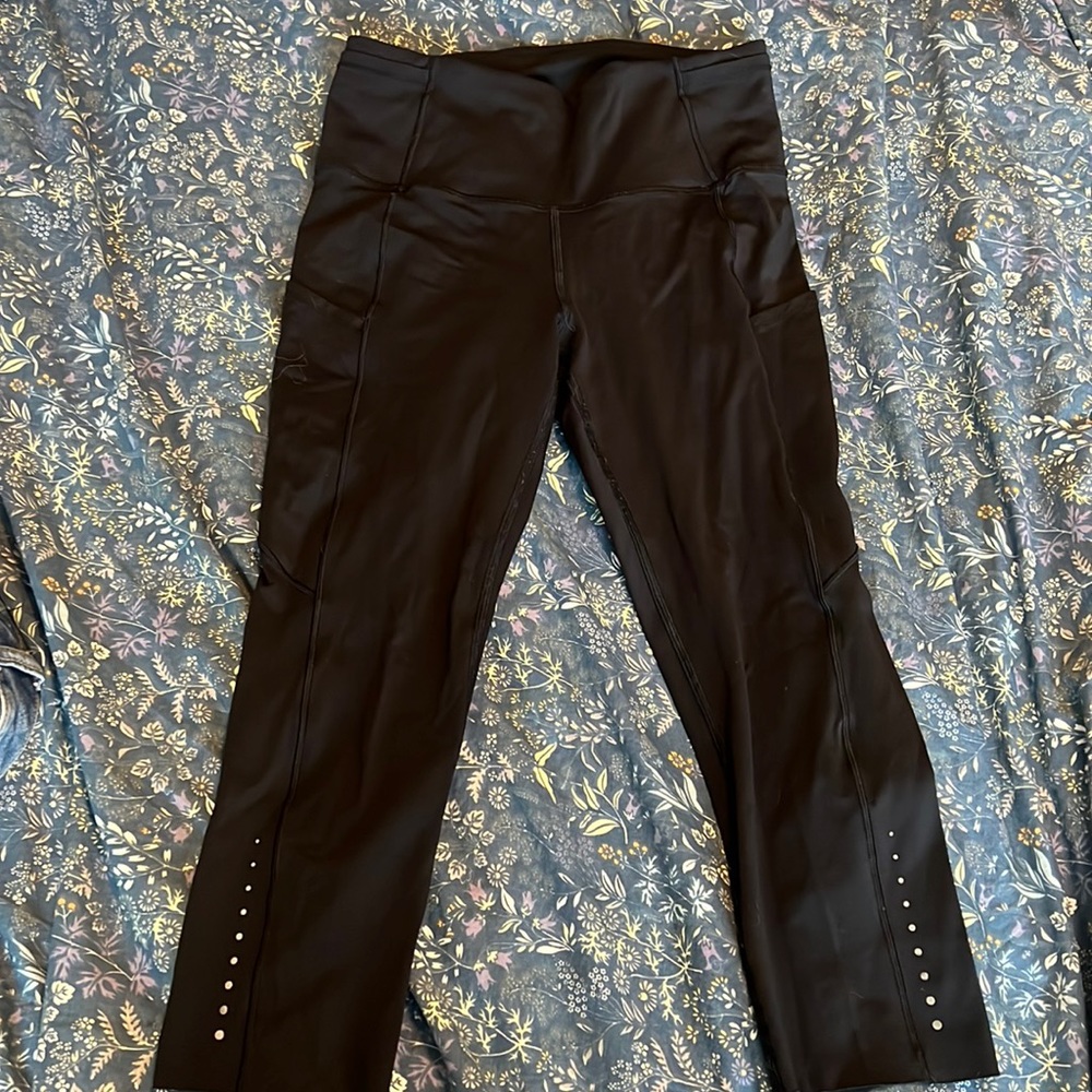 Lululemon Nulux capris